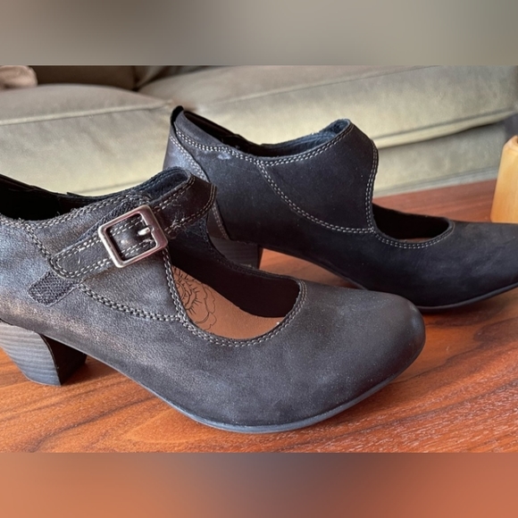 Mary Jane Style Taos  8.5 Black Leather - Picture 3 of 6